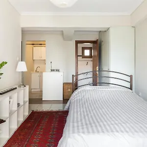  Apartment Irodotou